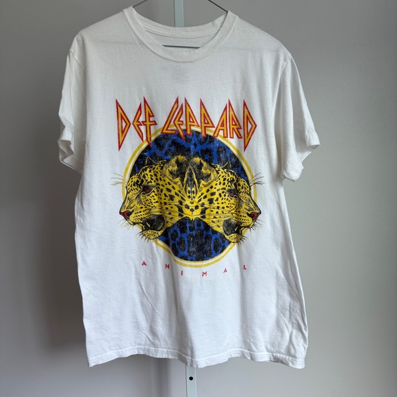 Def Leppard Animal T-Shirt White Band Tee Rock Music Graphic Print - Picture 1 of 6